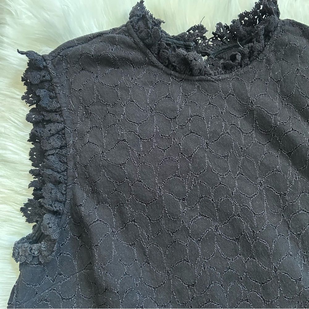 Everleigh black lace sleeveless top size small - Picture 7 of 8